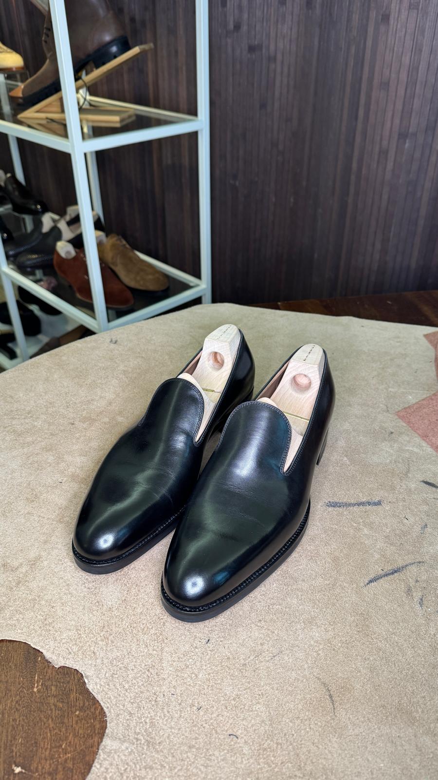 Saint Crispin's Wholecute Loafer in Black | 530 – The Hand