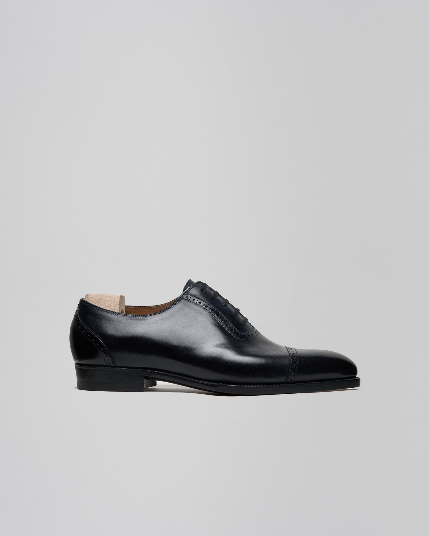 Saint Crispin's Oxford in Black Calf | 645 – The Hand